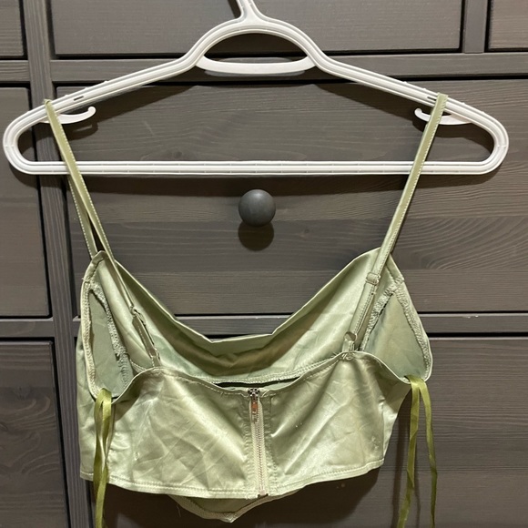 Silk sage green crop top - Picture 2 of 3